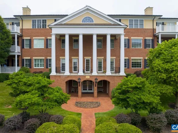 425 White Gables Ln APT 103, Charlottesville, VA 22903