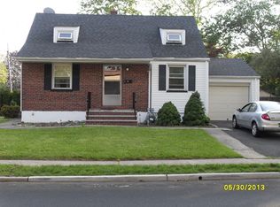 390 Douglas Rd, Roselle, NJ 07203