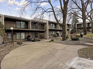 11422 Minnetonka Mills Rd, Minnetonka, MN 55305