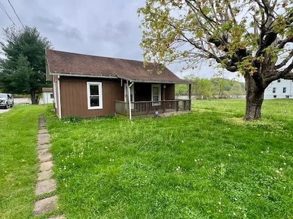30 Railroad St, Middleport, OH 45760
