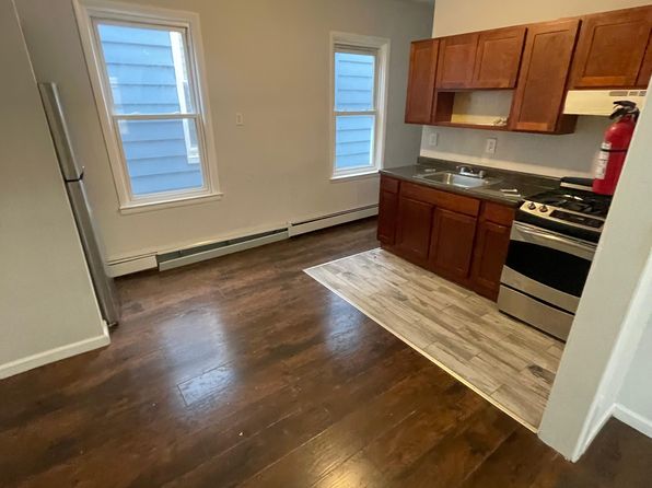 37 Schley St #2