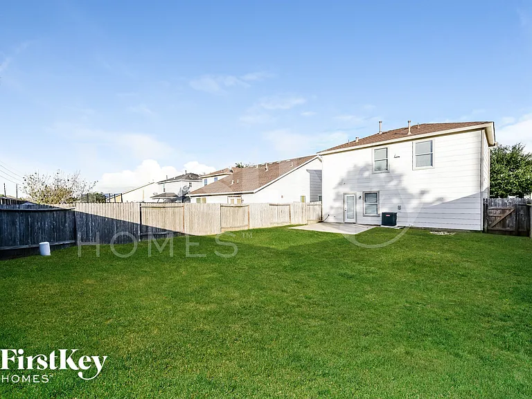 29635 Evergreen Hills Dr — Photo 15