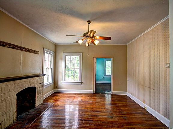 3rd image of 226 Poete St