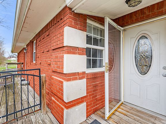 2nd image of 3144 Wade St