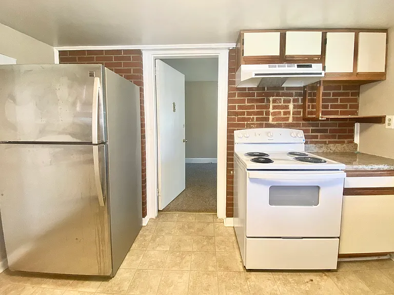 1011 Green St — Photo 4