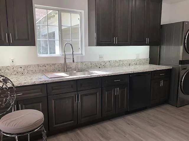 5025 Genesta Ave — Photo 4