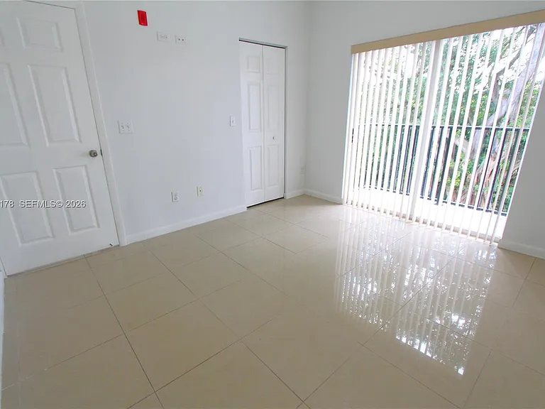 909 SW 15th Ave #4 — Photo 14