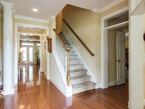 3rd image of 710 Fountainwood Blvd