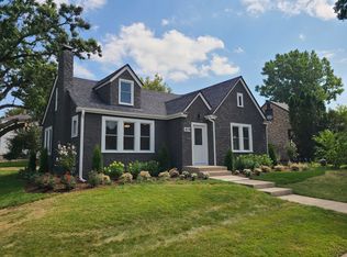 859 Bellevue Ave, Elgin, IL 60120