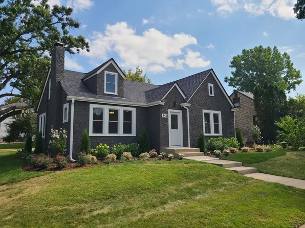 859 Bellevue Ave, Elgin, IL 60120