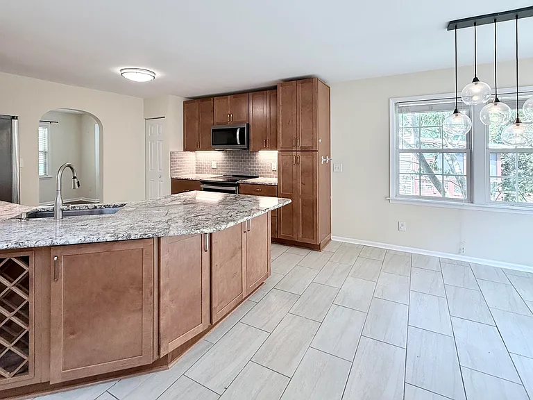 2729 E Shoreham St — Photo 15