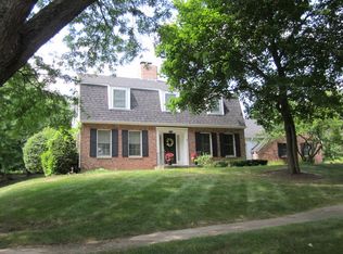 16 Hathaway Cres, Sugar Grove, IL 60554