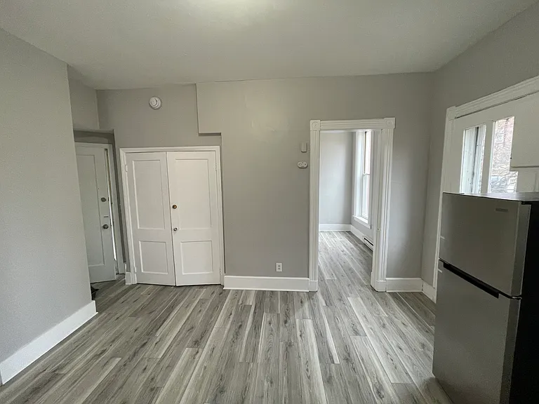 731 Madison Ave #1R — Photo 5