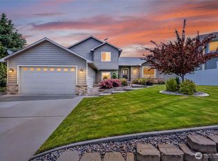 1453 Copper Loop, East Wenatchee, WA 98802