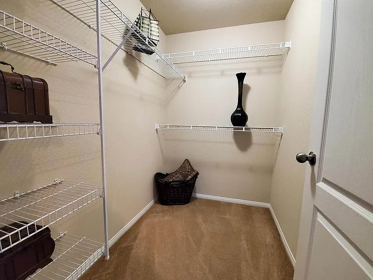 1b1 751 SQFT 1 Bed 1 Bath