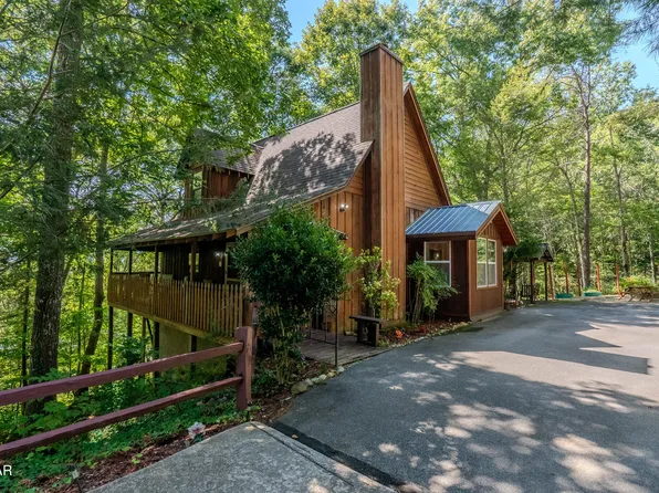 3170 Wears Overlook Ln, Sevierville, TN 37862