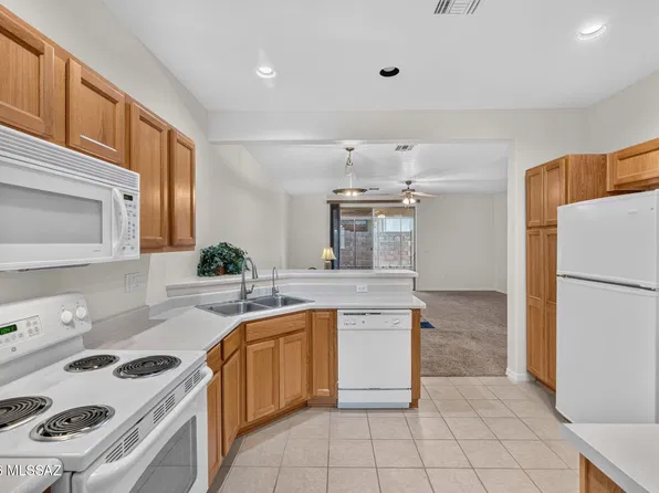 464 W Windham Blvd, Green Valley, AZ 85614
