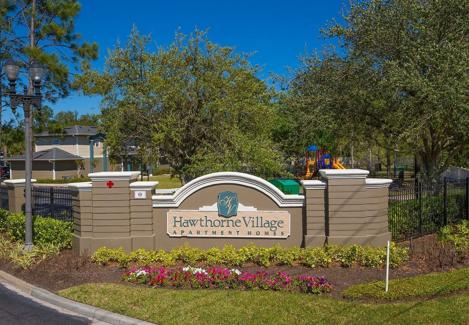 Hawthorne Village — Photo 1