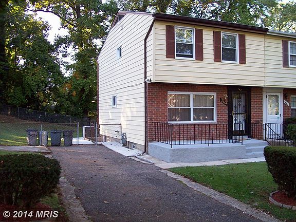 Offers 2 Car Driveway