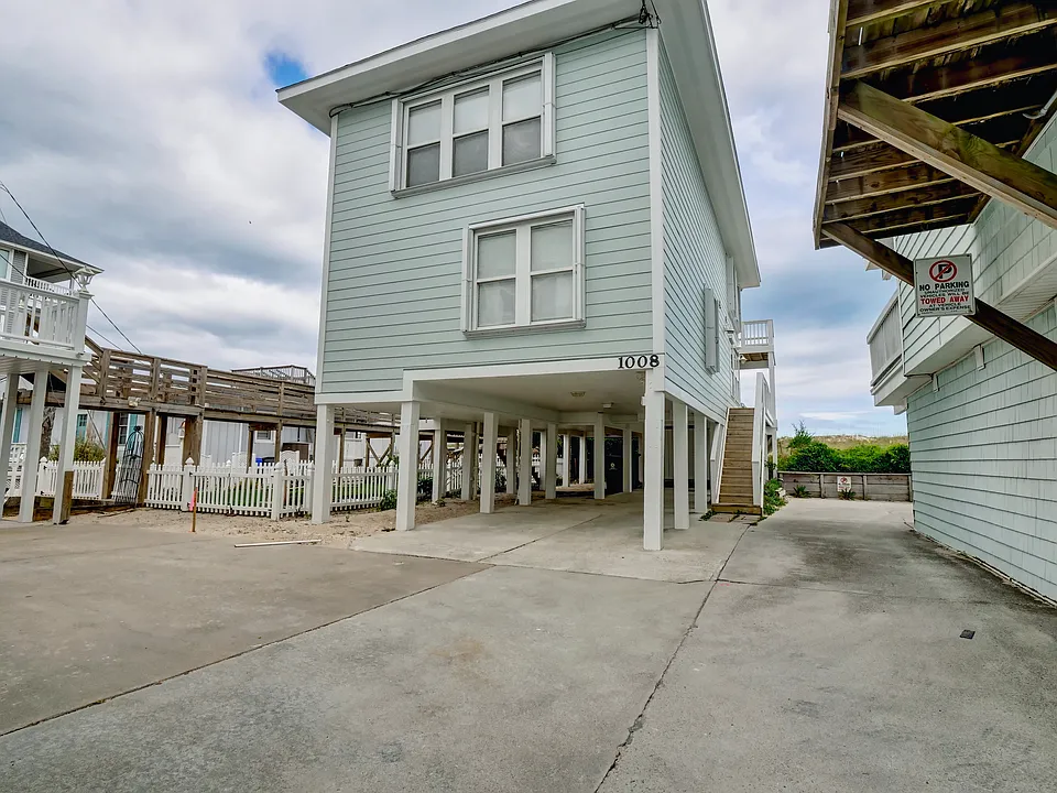 1008 Carolina Beach Ave N
