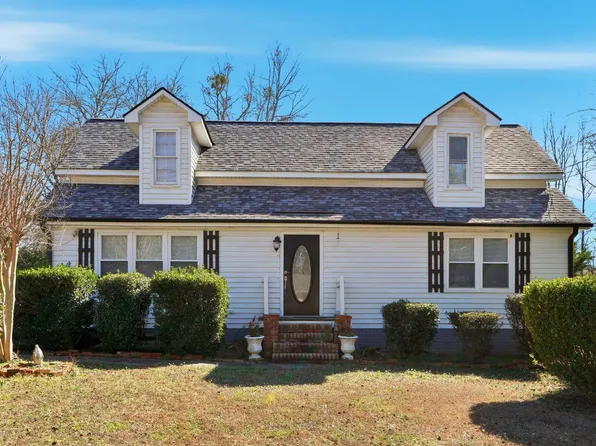 1630 Rose Garden Ln, Loganville, GA 30052