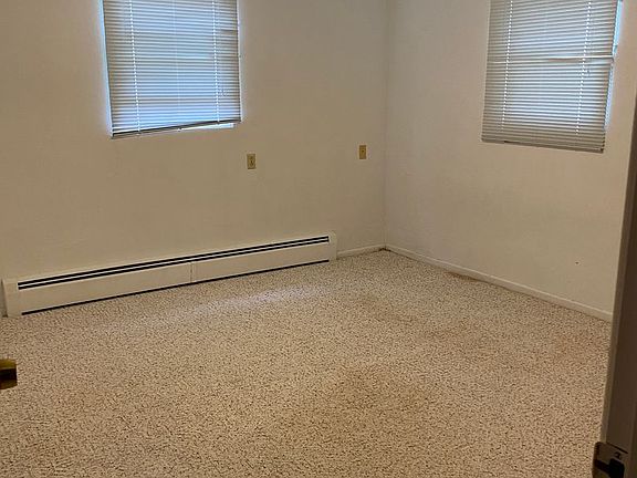 4th image of 706 13th St SE #1