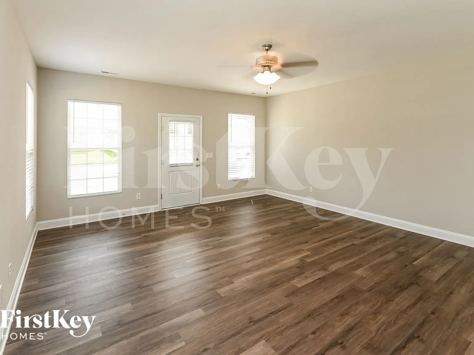 4 bed, 2.5 bath, 2315 sqft, $2,325 — Photo 4