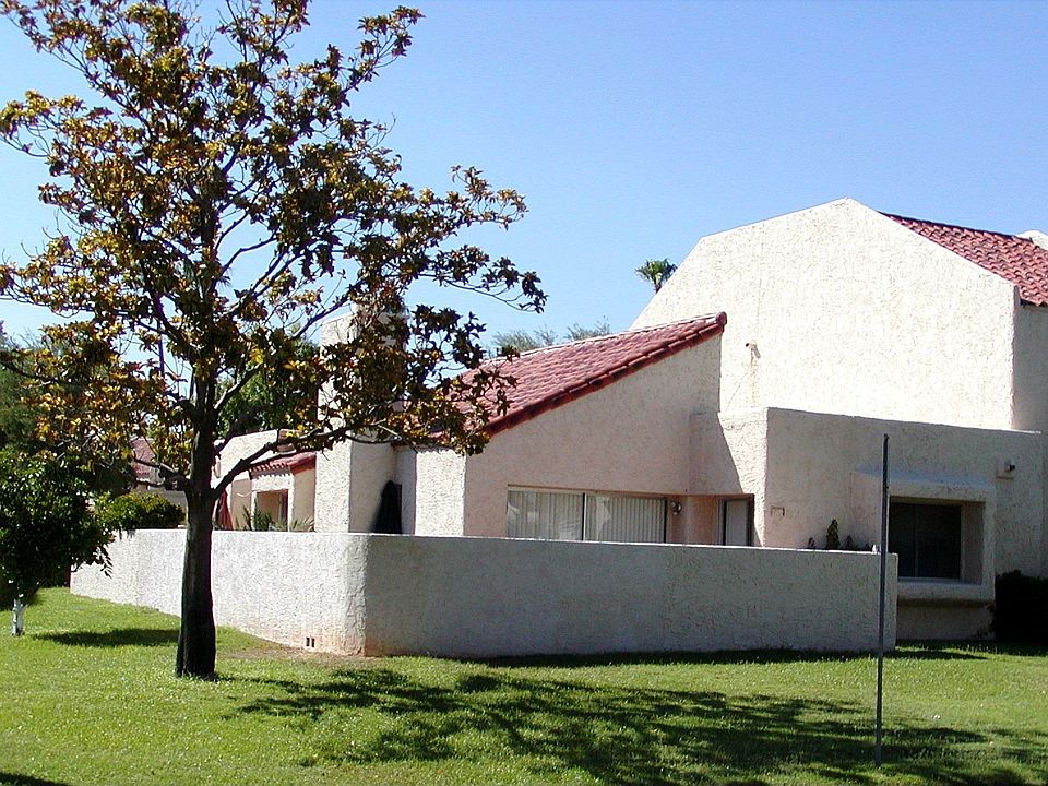 Wrap Around Wall-2 Patios