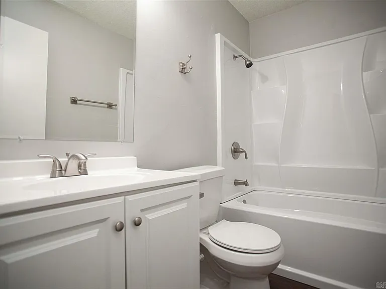 817 Greenlea Dr — Photo 8