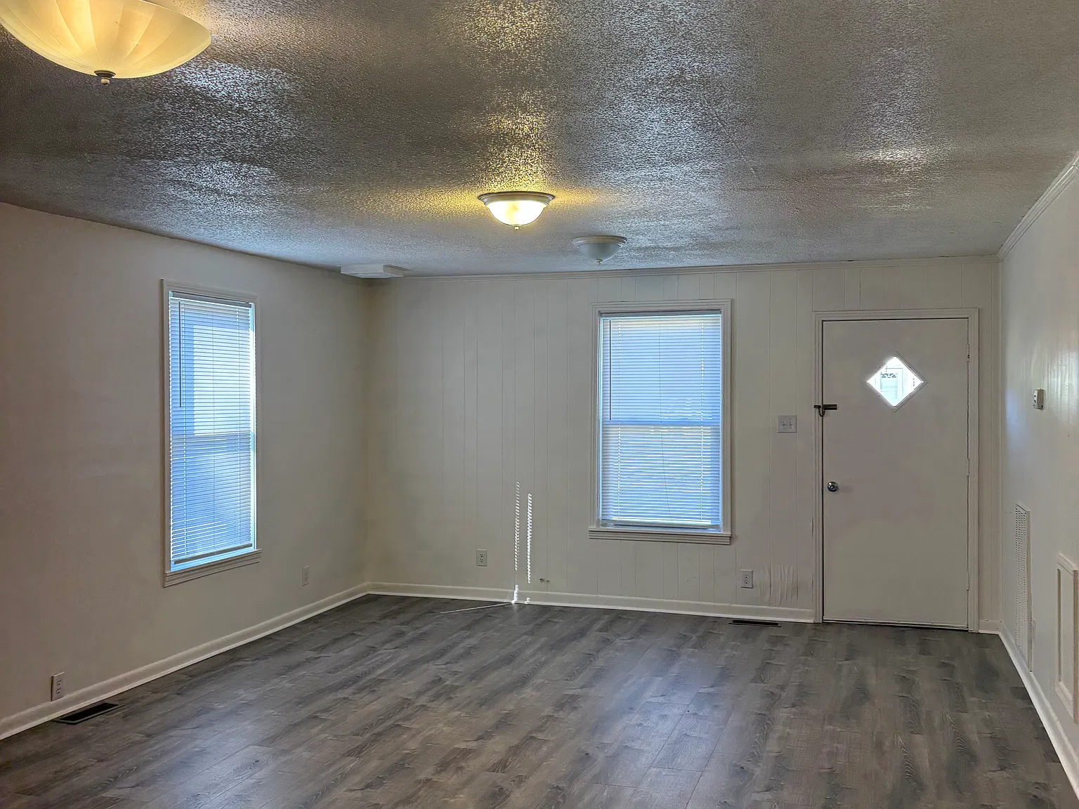 2 bed, 896 sqft, $1,100 — Photo 3