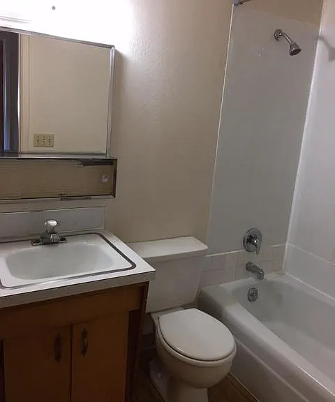 865 Evans Ave — Photo 9