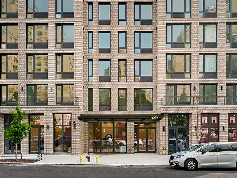 526 Baltic St #11Z — Photo 53