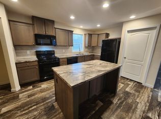3684 Chestnut St, Clarkston, MI