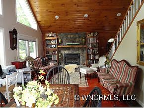 3rd image of 202 Smokey Hill Dr