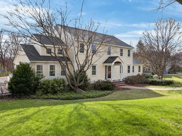 18 Robert Rd, Stow, MA 01775