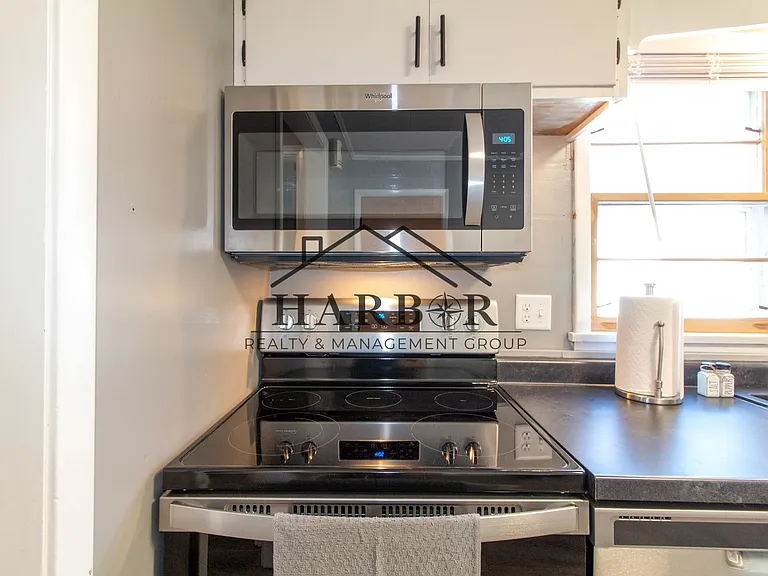 5th Avenue SE Duplex — Photo 5