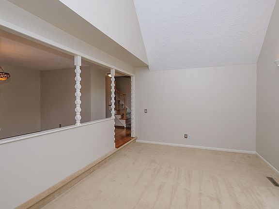 3rd image of 5333 Foxcroft Dr
