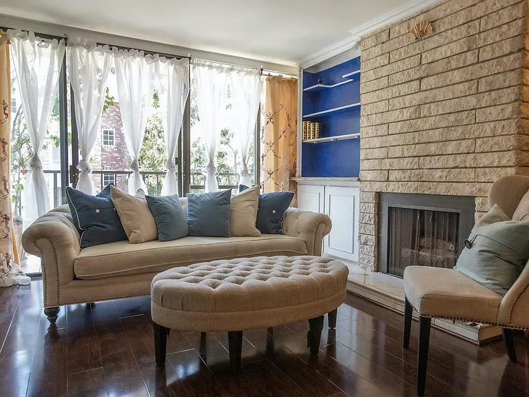 10966 Rochester Ave #2F — Photo 3