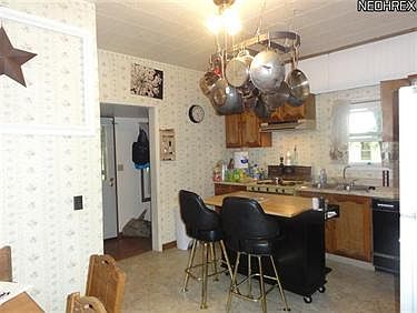 2nd image of 525 12th St