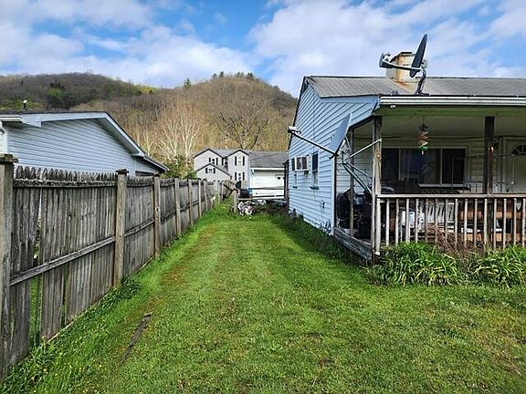 3rd image of 473 Meadow Rd