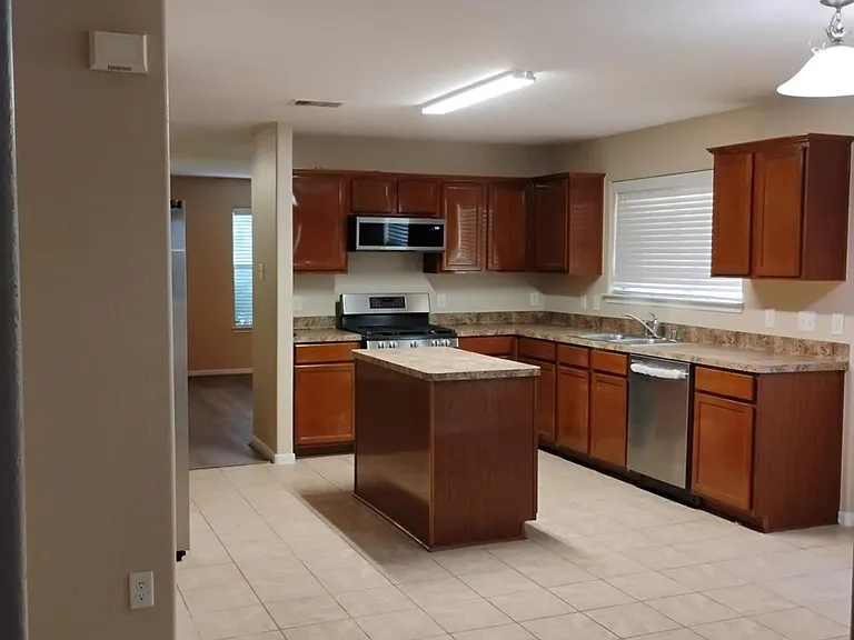 9115 Summer Valley Ln — Photo 5