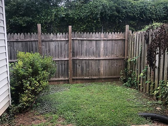 4th image of 212 E Cadbury Dr