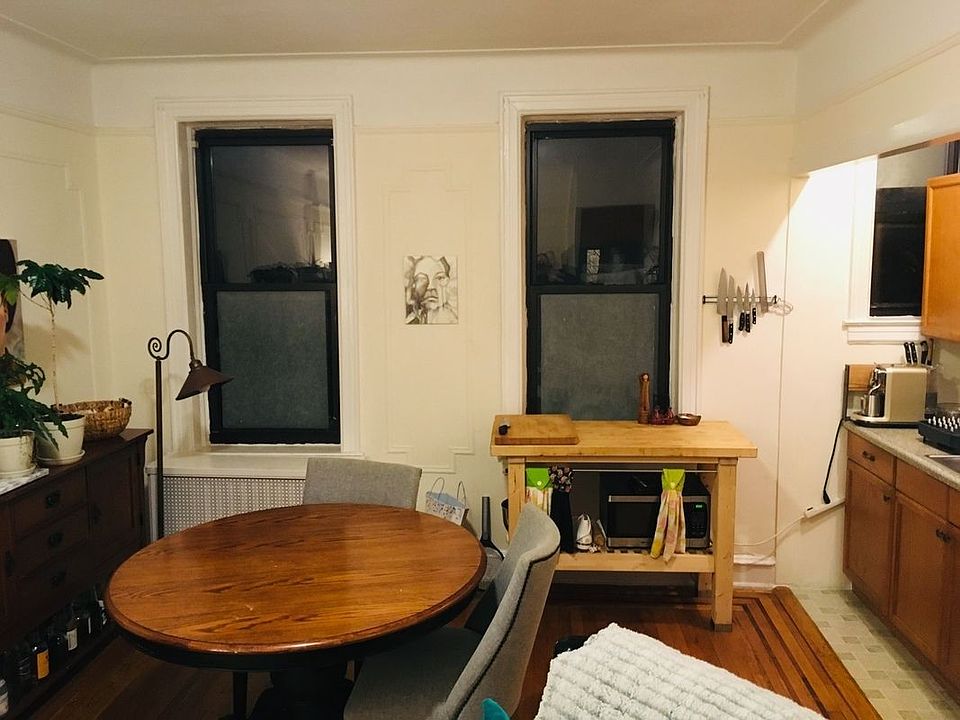 2nd image of 2261 42nd St APT C4