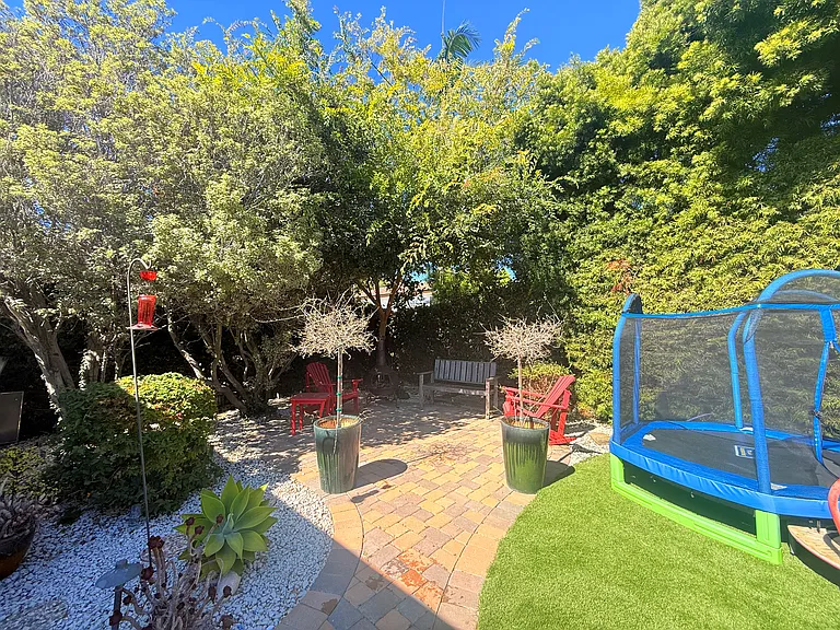 16882 Harkness Cir — Photo 31
