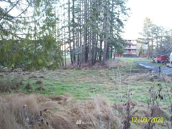 4th image of 1816 E Melody Ln