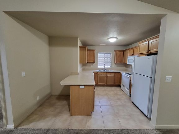 3rd image of 184 Stockham Blvd APT D