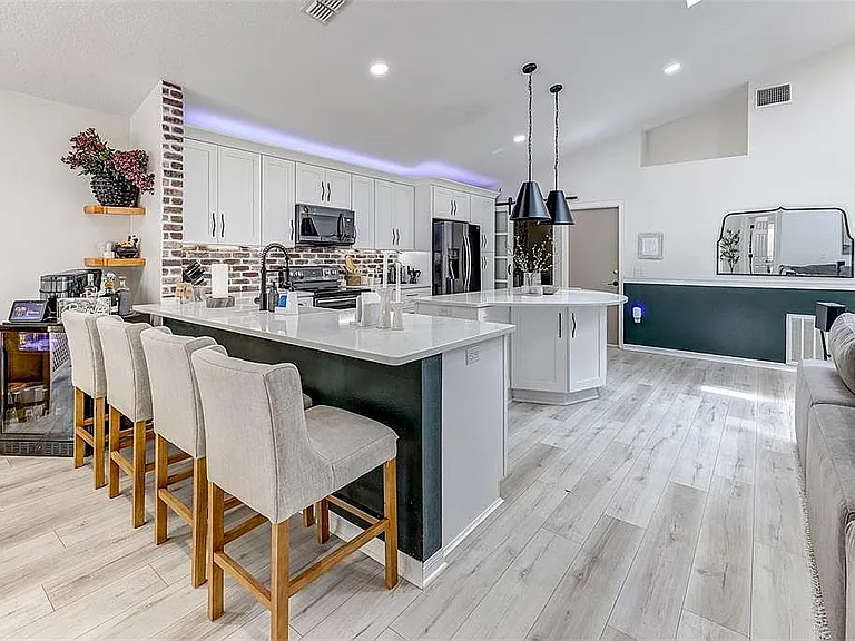 814 Brightview Dr — Photo 33