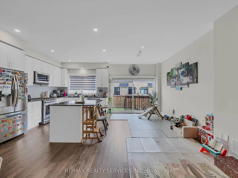 6 Lollard Way — Photo 9