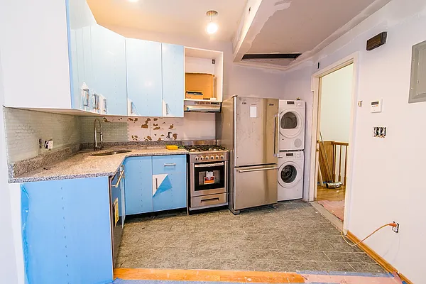 Rented by Nooklyn NYC LLC | media 31