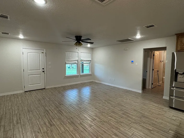 411 Pecan Tree Ct — Photo 9